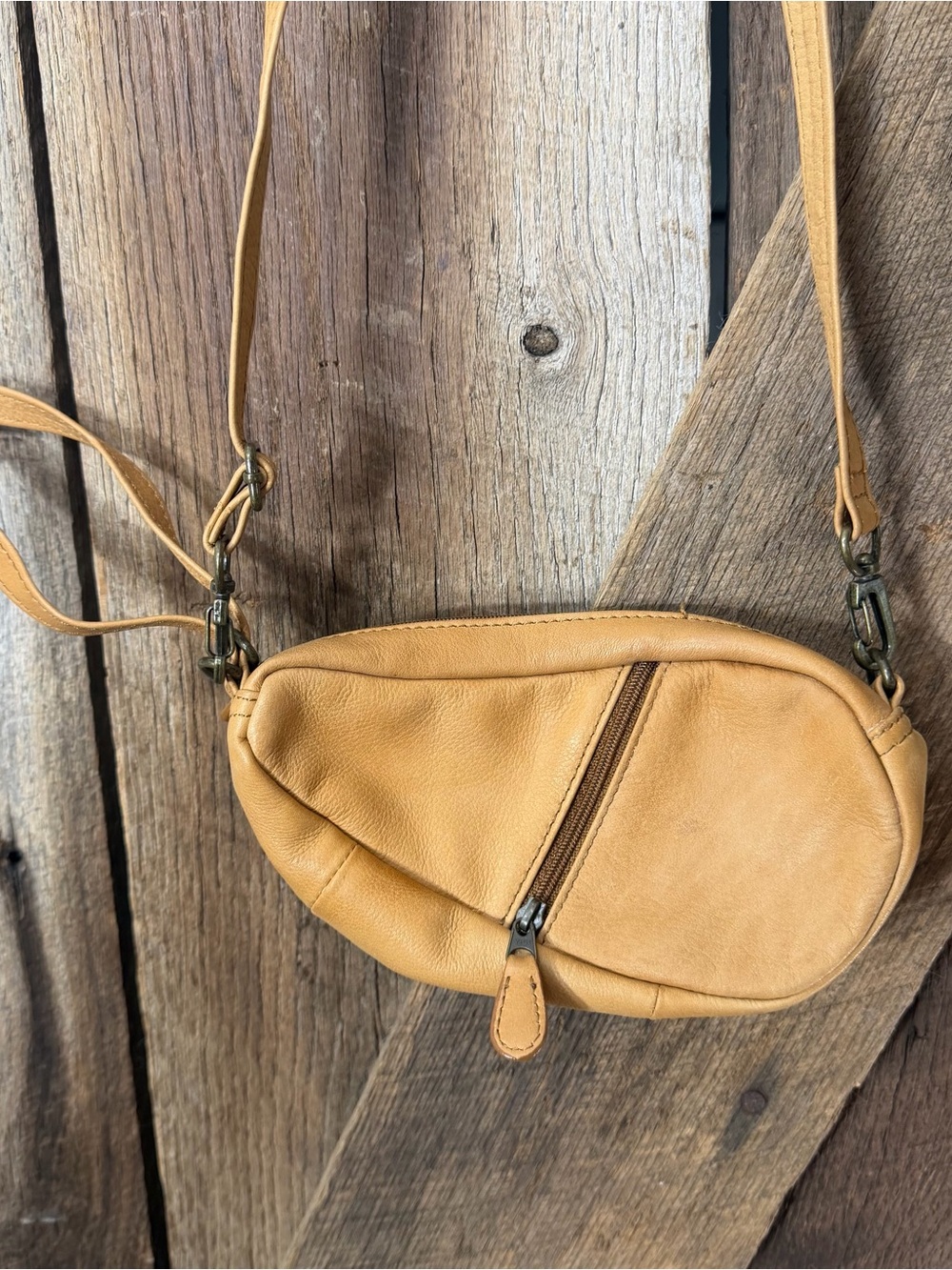 Vintage LL Bean Ameribag Mini Sling Leather Style # 0ALY2